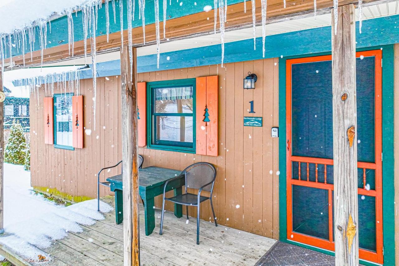 Northwoods Lodge Cabin 1 Morrisville 外观 照片
